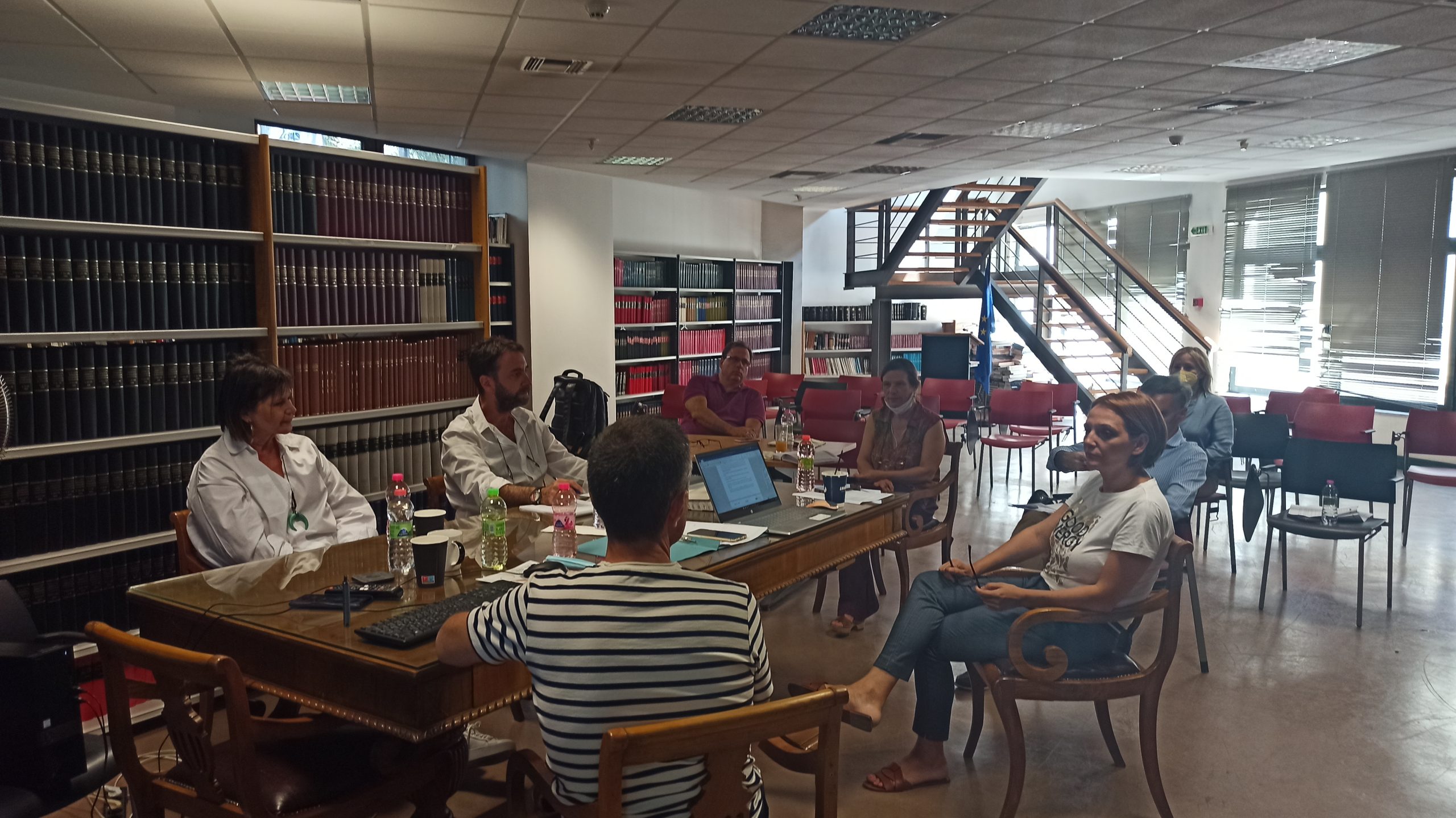 &Sigma;&upsilon;&mu;&mu;&epsilon;&tau;έ&chi;&omicron;&nu;&tau;&epsilon;&sigmaf; &sigma;&tau;&eta;&nu; &upsilon;&beta;&rho;&iota;&delta;&iota;&kappa;ή &Tau;&epsilon;&chi;&nu;&iota;&kappa;ή &Sigma;ύ&sigma;&kappa;&epsilon;&psi;&eta;